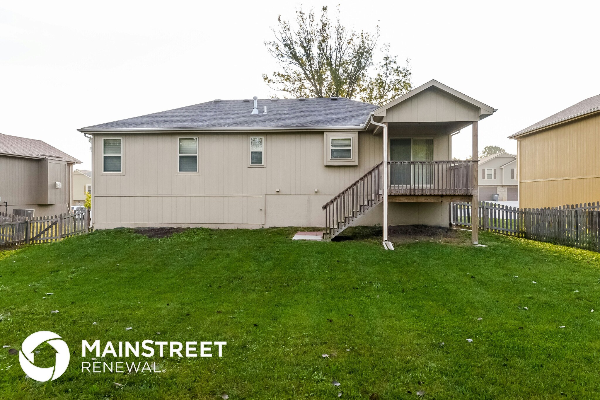 Building Photo - 407 Golfview Dr