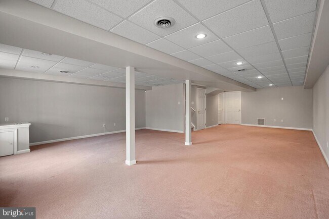 Building Photo - 123 Hearthstone Ln