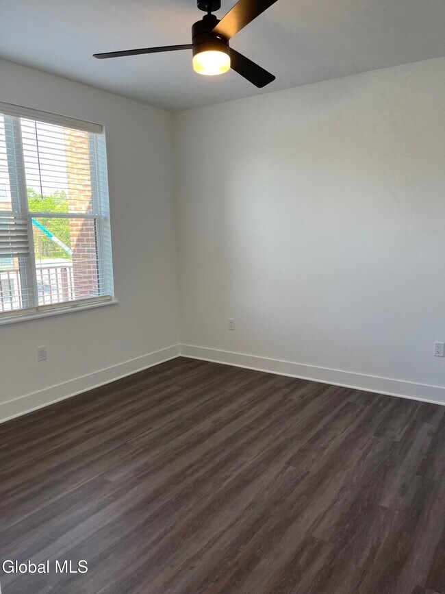 Building Photo - 1 Town Ctr Dr