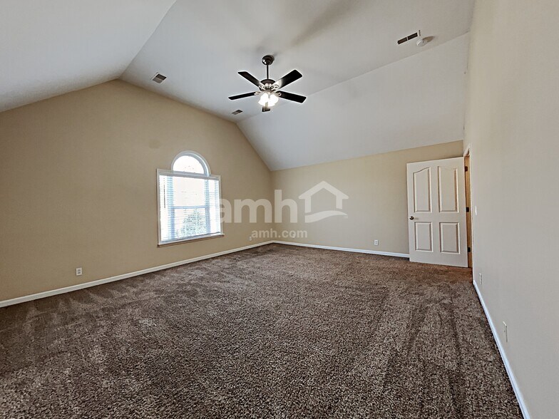 Building Photo - 1068 Blairfield Dr