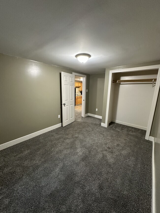 Building Photo - 620 S Gharkey St