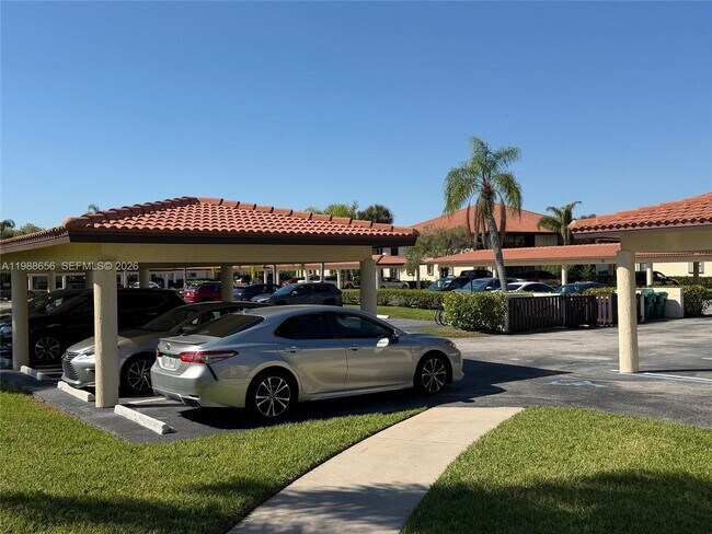 Building Photo - 301 SW South River Dr