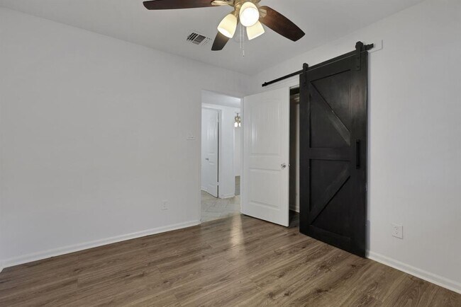 Building Photo - 8638 Cottage Gate Ln