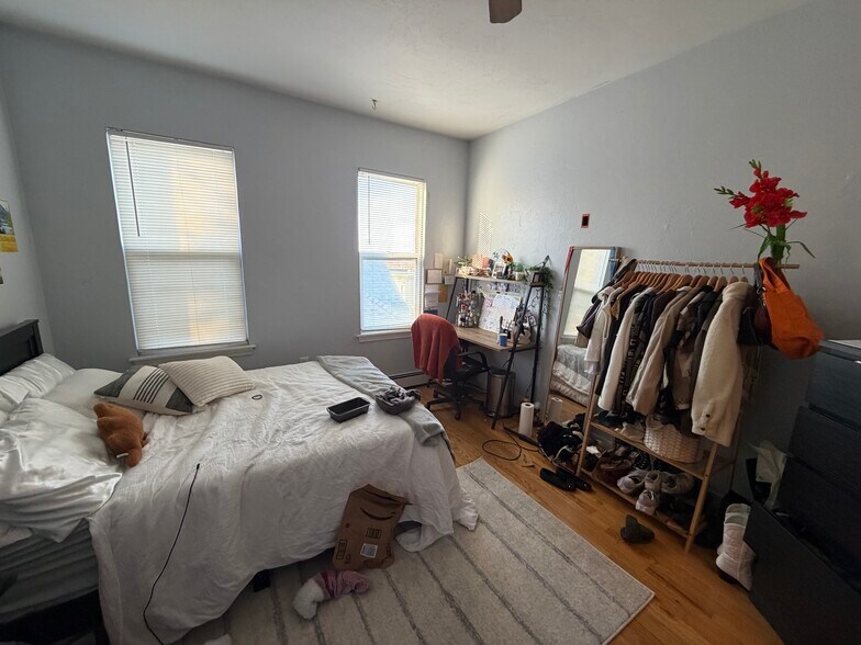 Building Photo - 8 Eldora St