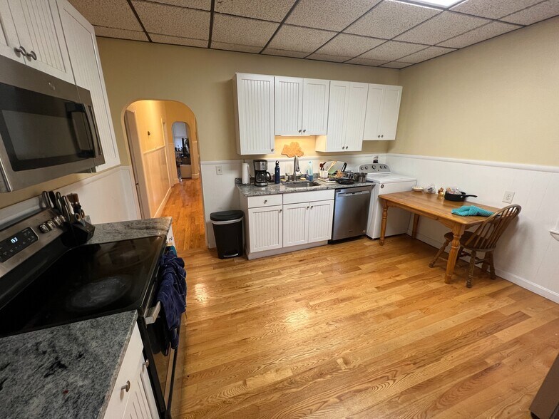 Building Photo - 29 Cameron Ave