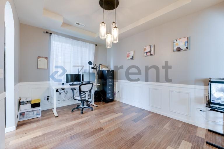 Building Photo - Unit NA
