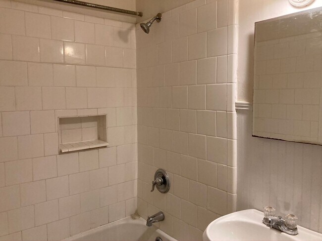 Building Photo - 2831 Burney Dr