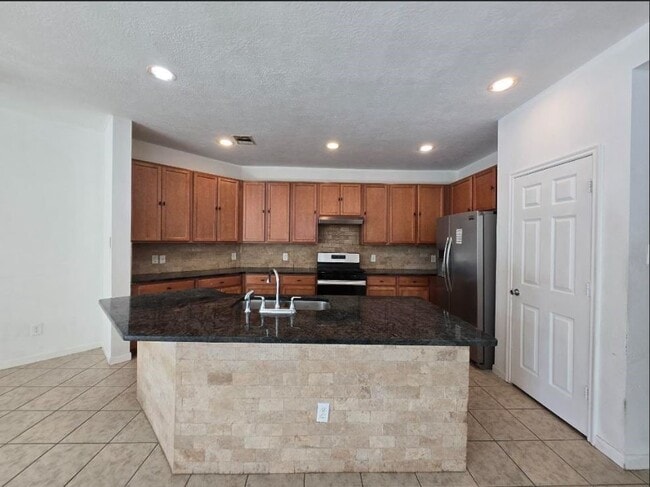 Building Photo - 18611 White Ash Ln