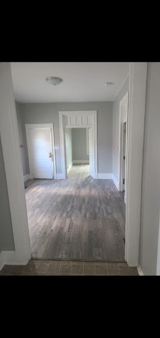 Building Photo - 4 Bed, 2 Bath/Remodled