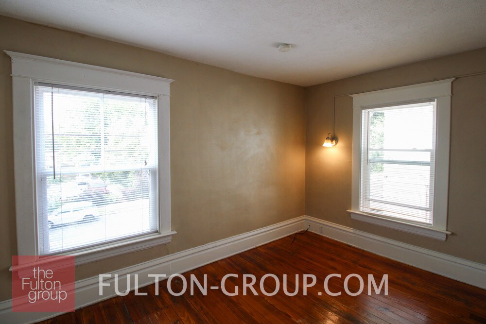 Building Photo - 140 Diamond Ave SE