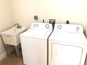 Building Photo - 4934 SW 158th Way