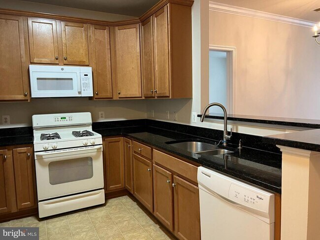 Primary Photo - 3840 Lightfoot St