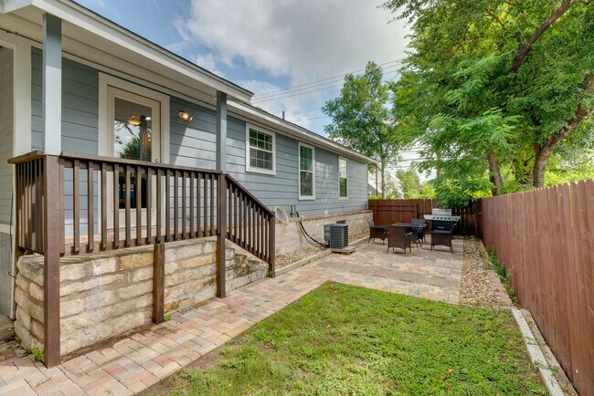 Building Photo - 2609B Wheless Ln