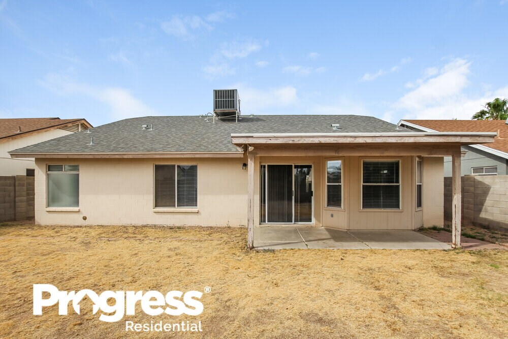 Building Photo - 10249 W Orange Dr