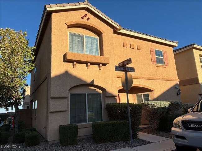 Building Photo - 9473 Alma Ridge Ave