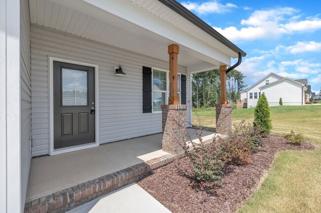 Building Photo - **Beautiful New Construction Home in Zebulon**