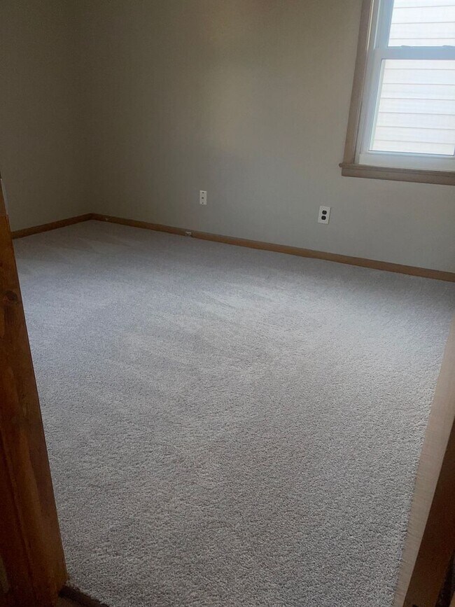 Building Photo - 15717 Northwood Ave