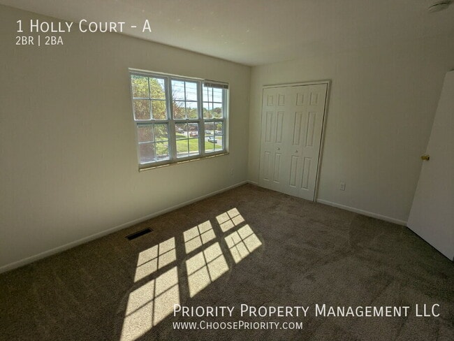 Building Photo - 1 Holly Ct