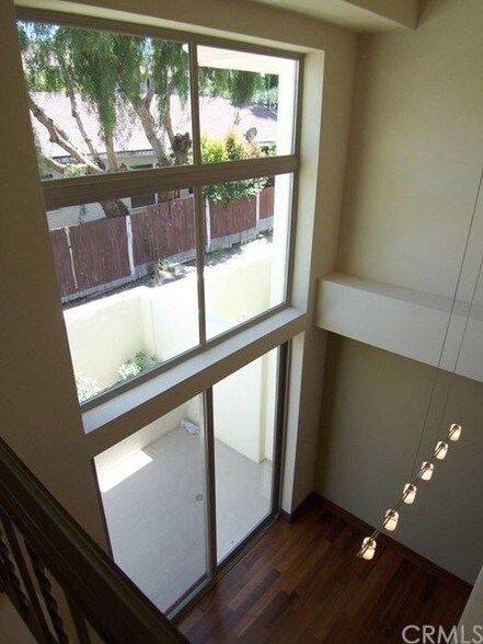 Building Photo - 947 4th St