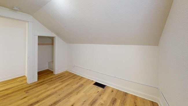 Building Photo - 106 4th St NE