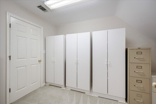 Building Photo - 163 Dumbridge Rd