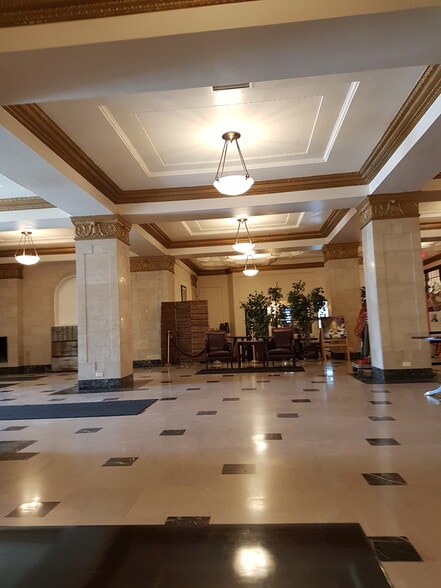 Building Photo - 15 E Kirby St