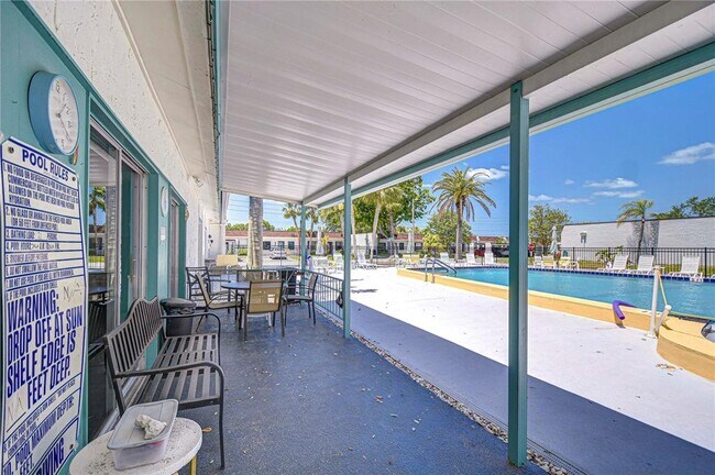 Building Photo - 13870 Oakwood Ln