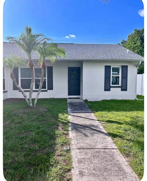 Building Photo - 5026 Oakshire Dr