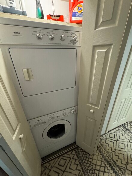 Building Photo - 663 Cherry Valley Rd