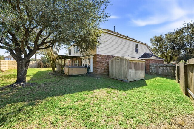 Building Photo - 26038 Palmdale Estate Dr