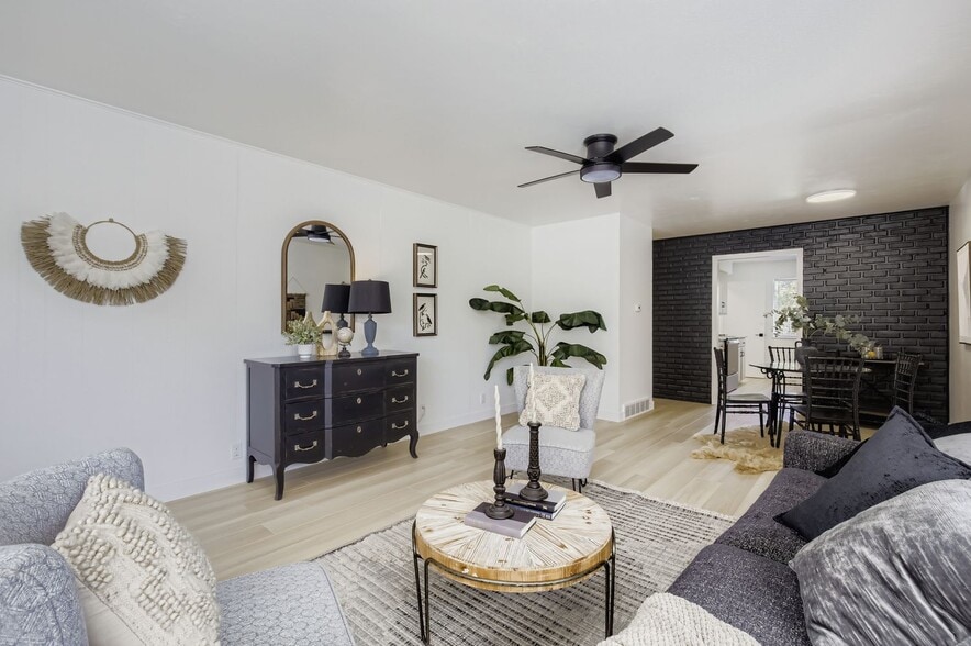 Building Photo - 604 Colorado St