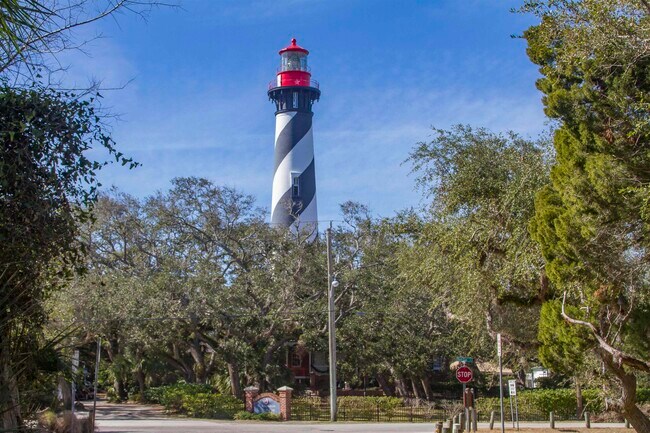 Building Photo - 206 16th St
