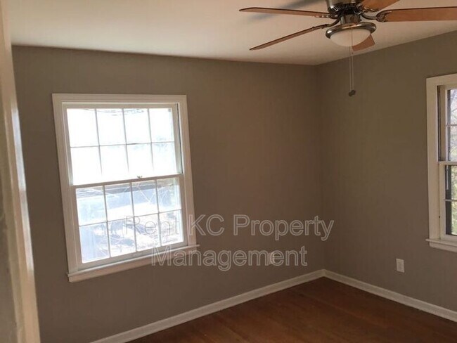 Building Photo - 4608 Ridgeway Ave
