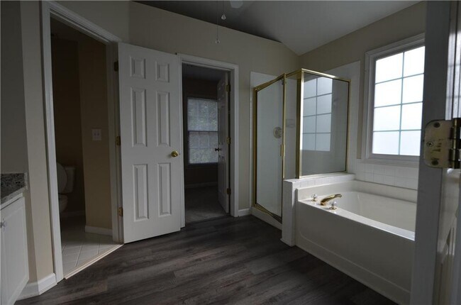 Building Photo - 2076 Fairport Way