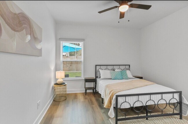 Building Photo - 417 Bedford Dr