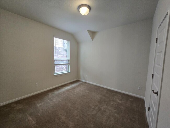 Building Photo - 16908 Borromeo Ave