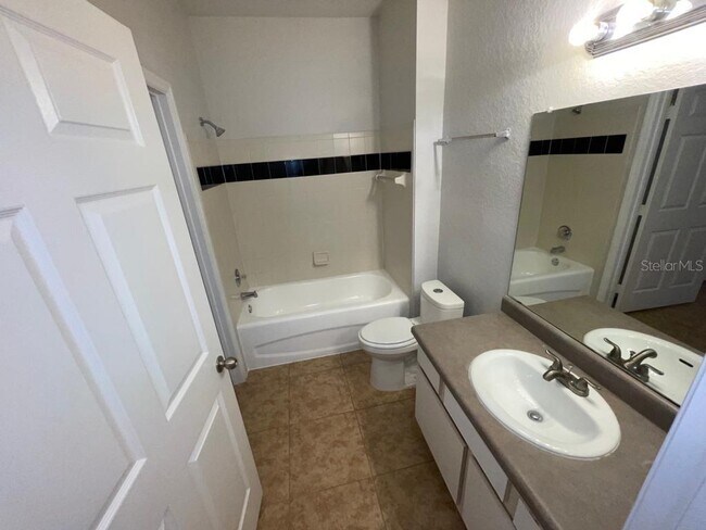 Building Photo - 6033 Westgate Dr