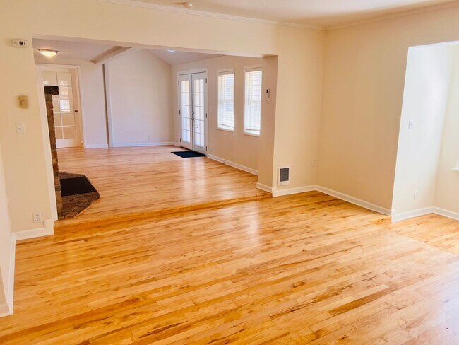 Building Photo - Must See Stunning Updated 3BR/2BA Home Available Now!