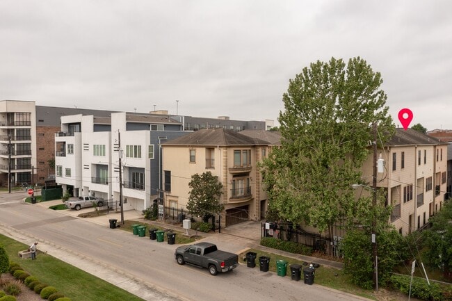 Building Photo - 1607 Bass St