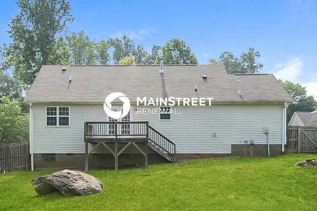 Building Photo - 3 Bedroom Pet-Friendly Home in Winston-Salem, NC with Main Street Renewal