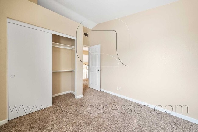 Building Photo - 32440 Beechwood Ln