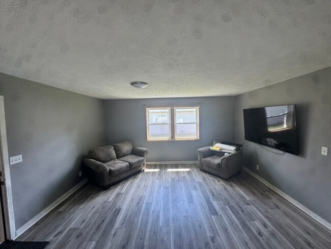 Building Photo - 12979 Roughys Dr