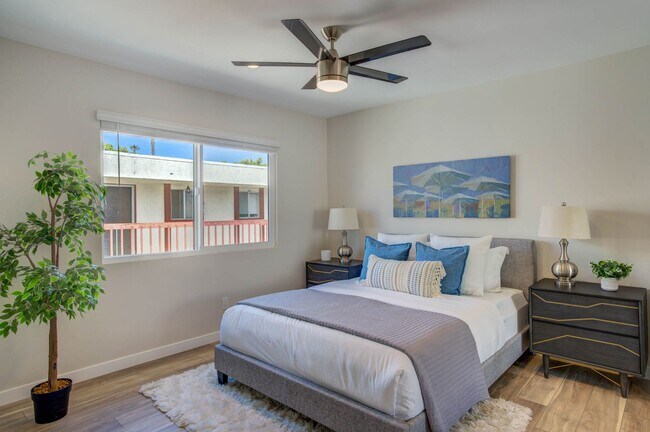 Building Photo - STUNNING REMODELED UPSTAIRS 2BD/2BA UNIT I...