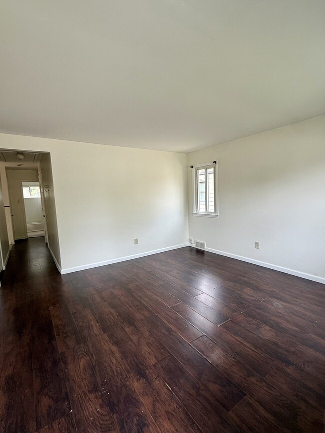 Building Photo - 21059 Gentner St
