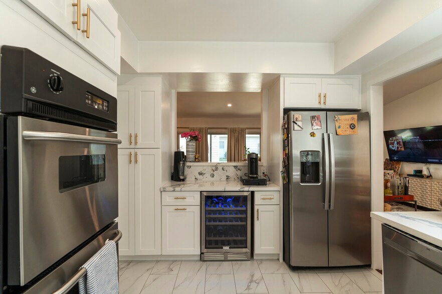 Building Photo - 3500 W Manchester Blvd