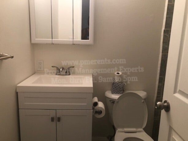 Building Photo - 1235 Pinetree Dr