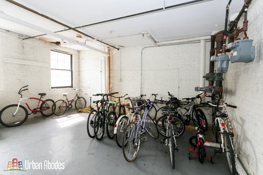 Building Photo - 4847 N Damen Ave