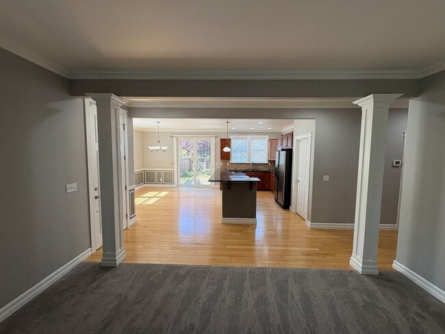 Building Photo - 2504 Fir Crest Blvd