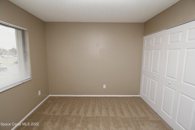 Building Photo - 1021 Abada Ct NE