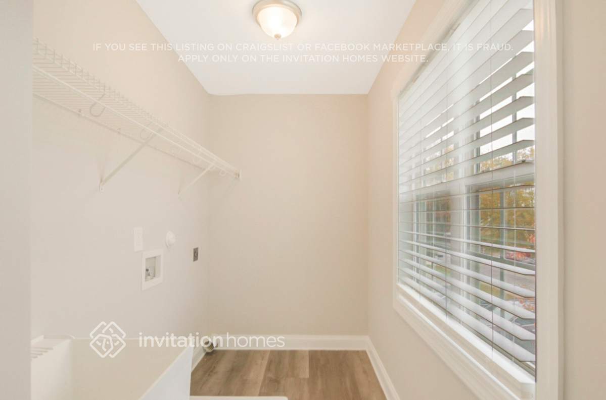 Building Photo - 460 Texanna Way